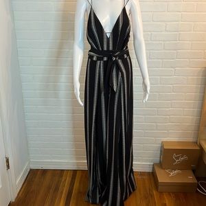 SUPER CUTE JUMPSUIT   SIZE MEDIUM